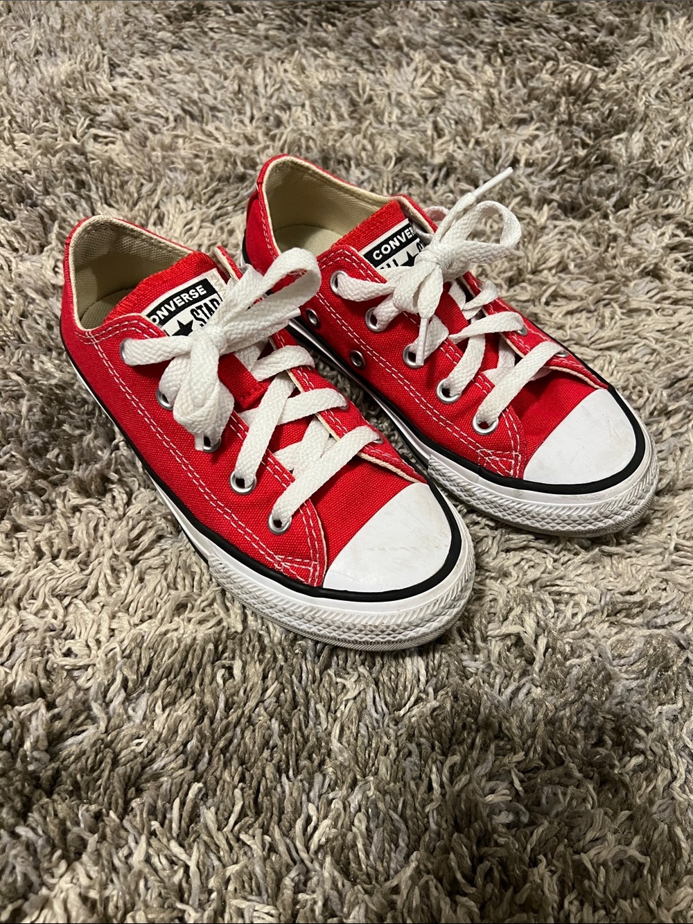 Converse Low Top Sneakers in Red and White